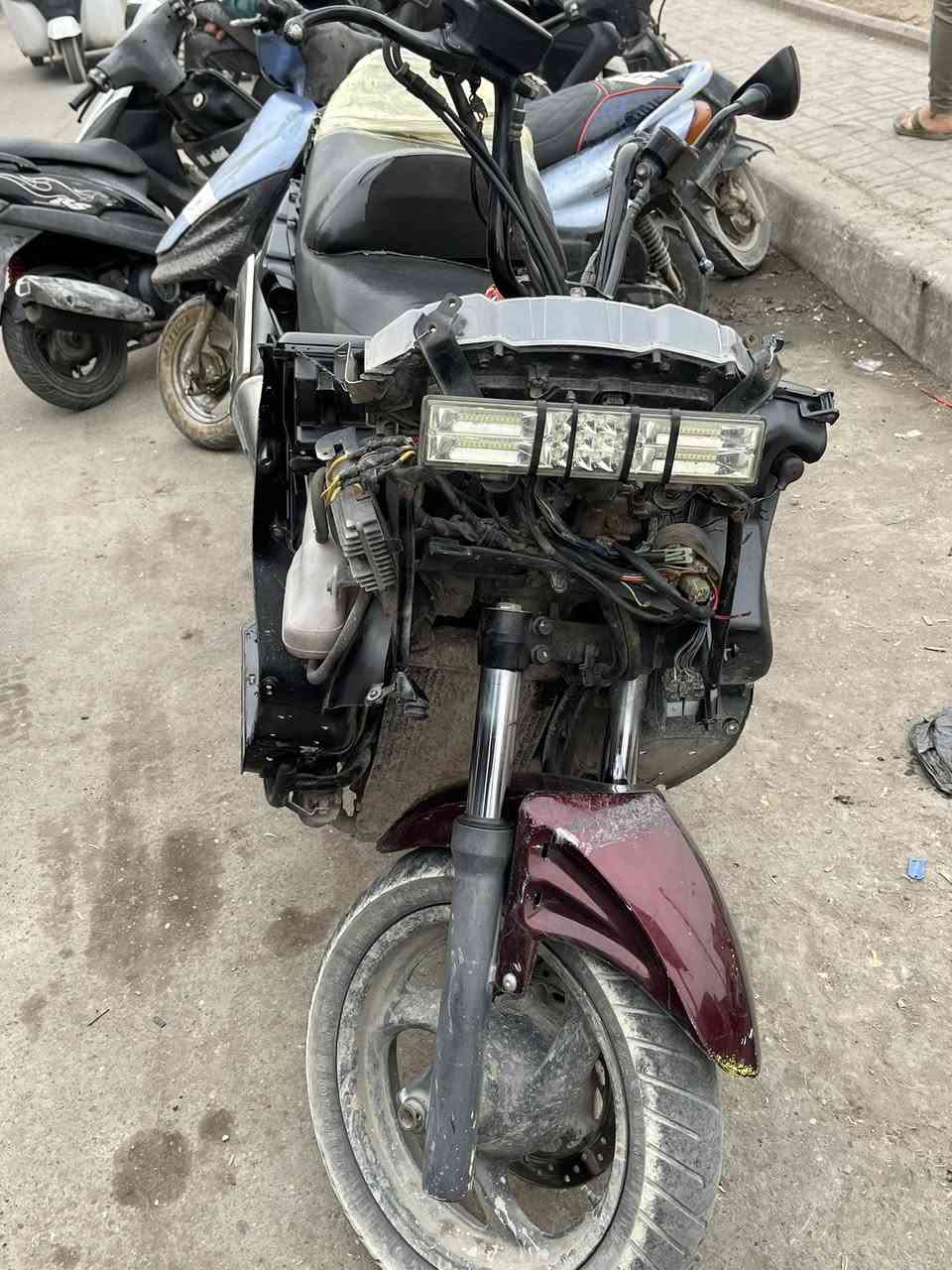 السلام عليكم سلفر ونج للبيع الدراجه خير من الله مكينه مكفوله بس يرادله ترتيبات المو شراي لا يكسر بل دراجه اخيكم محتاج وجاي ابيعه السعر 850. المكان بغداد تقاطع الكياره ارقم 0739705820


**إذا كنت صاحب هذا الإعلان وتريد حذفه لأي سبب، رجاءا أرسل رسالة إلى الدعم الفني**