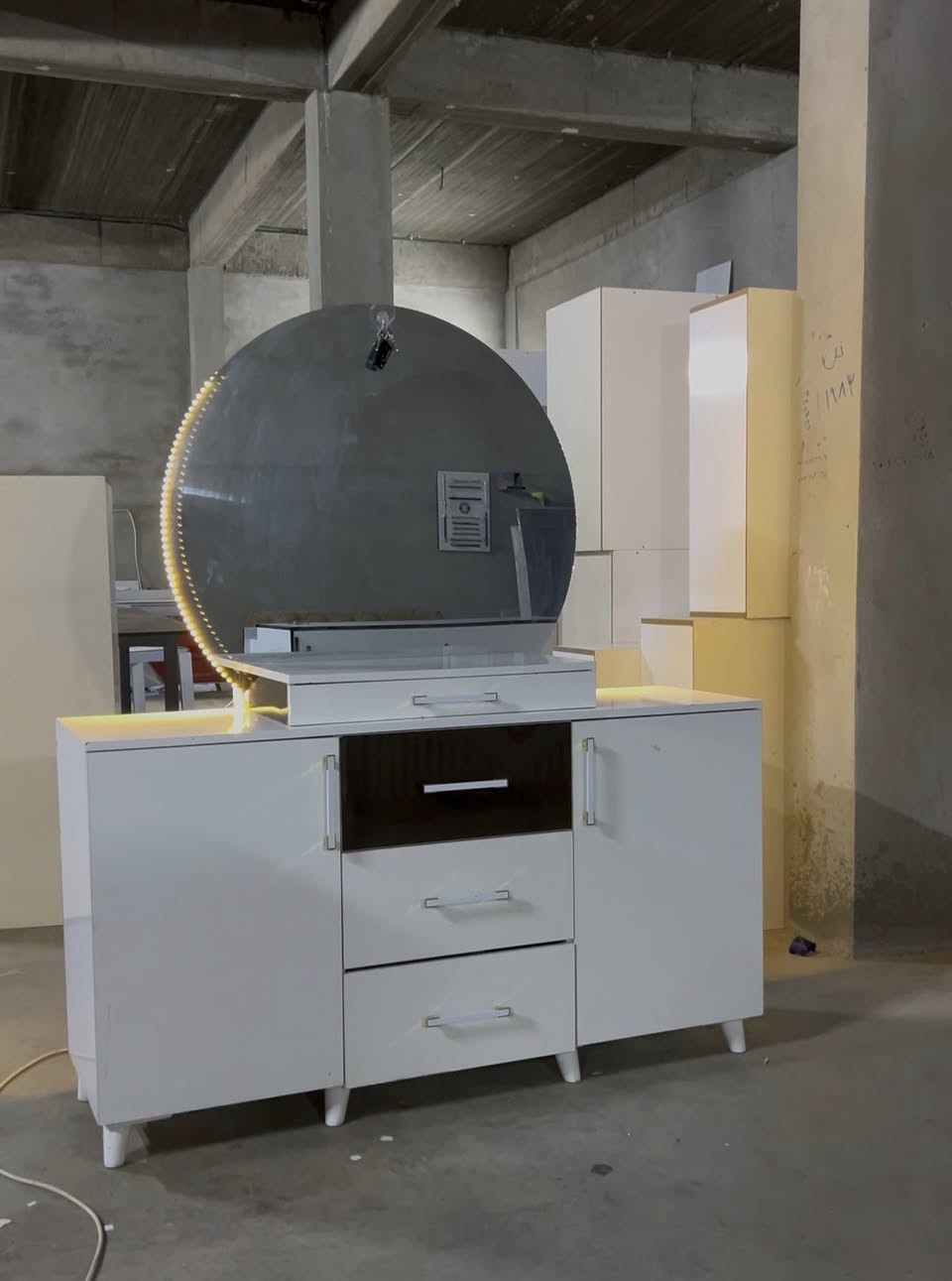 سلام عليكم البيع غرفه نوم مستعمل خشب تركي فصال عراقي ضمان 5سنين قنصور ملحق ارتفاع250 عرضه 300 تخت ملكي خشب أمدي إيف ملاحضه مو مثل خشب الي بيه تبن خشبه أمدي إيف استفسار اتصل عنوان موصل برطلة ***********
