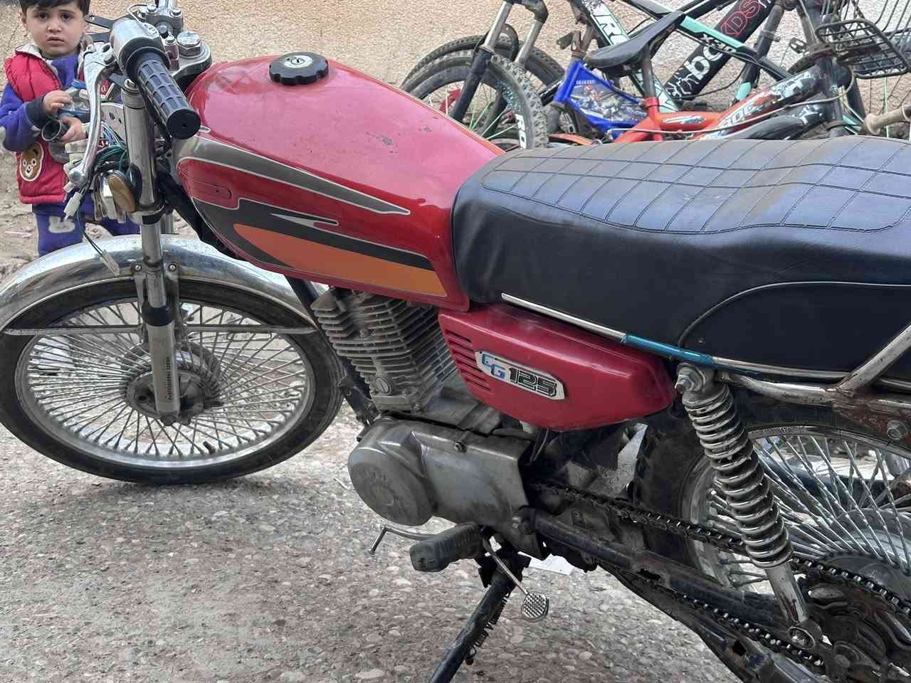 دراجتين للبيع
الابيض جديد صارله 15 يوم
***********
