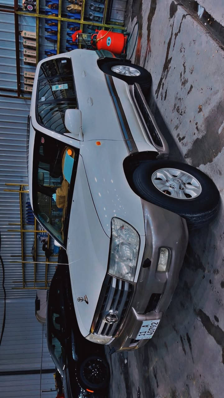 سلام عليكم للبيع لاندكروز ٢٠٠٧ اصل فول موصفات للاخير بيه حزام رشينه مكان الخطه بعدهي حته مامبولشه جاهزه السياره بيه بس شيال مال الكاردن نقص اما باقي مكينه كير تبريد حداديه عليه تخم بالون سياره حلوه مكانه ناصريه السعر ١٤٨ وبيه مجال بسيط كلش *********** رقم بغداد جديد
