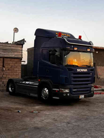 سلام عليكم سياره سكانيه كفاله عامه ماشيه لف 500 سياره جديده كارتون تحويل فانيوم ***********
