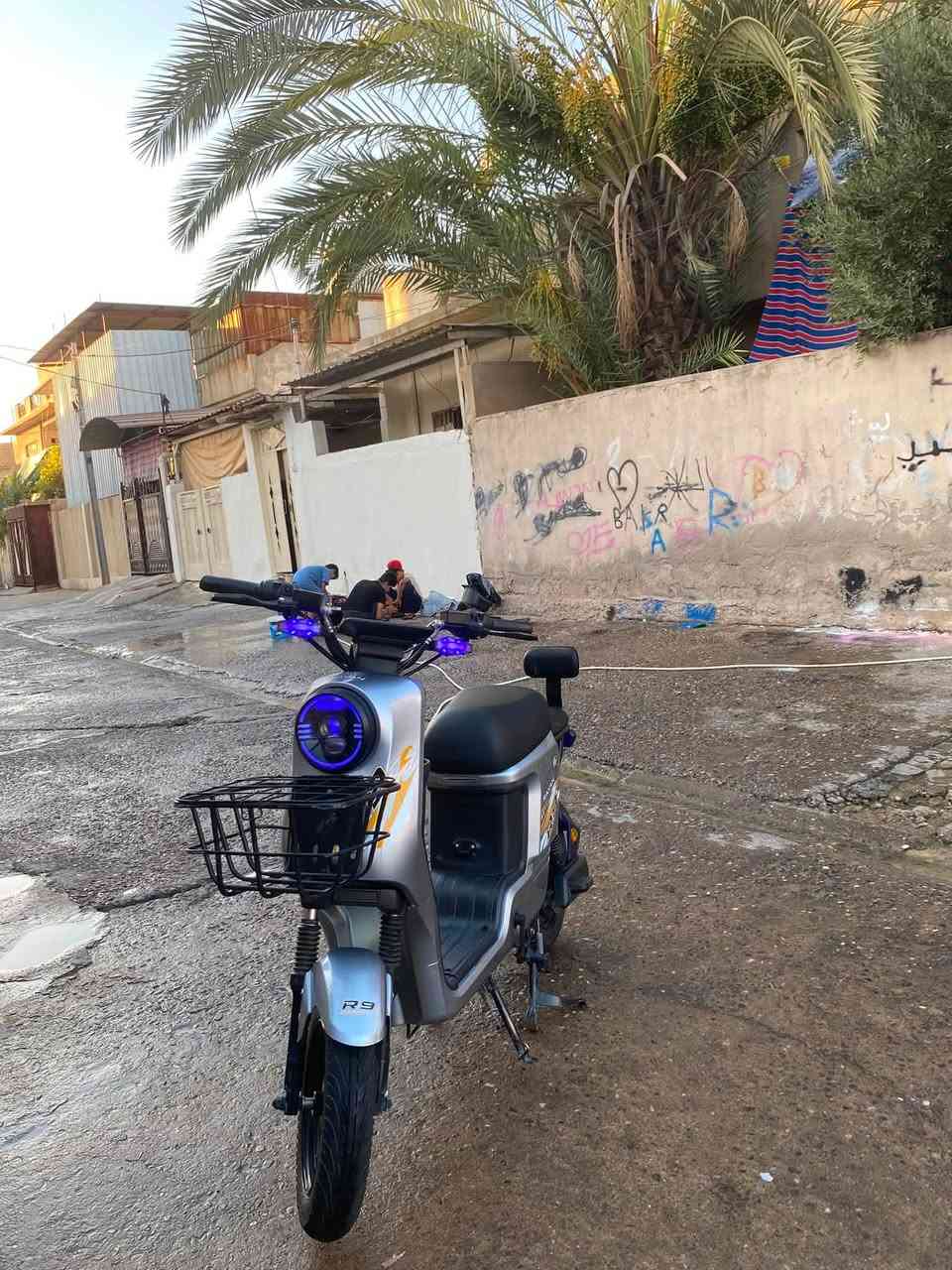 السـلام عليـكم دراجـة للـبيع 🔥
R9 .2026 دراجـة ريان 
دراجـة خير من الله 
خمس بـطاريت دبـل 36 امـبير 🔋
درجـةة تاخذهه تدعـيلي 
عـقل شرط 
ملف شرط 
بطرايات شرط 
ماملعوب بيهـن 
دبـل اشـاره عالي 
زيلون عالي وناصي كله شغال
السـعر 475 وبي مجال بـسيط 🔥
مكاني موصل الايسر 
حي تحرير قرب جامع ال البيت 
حي صدام قرب جامع الزهراء 
للتواصل خاص او ع رقم 
***********
مـتواجد واتساب
