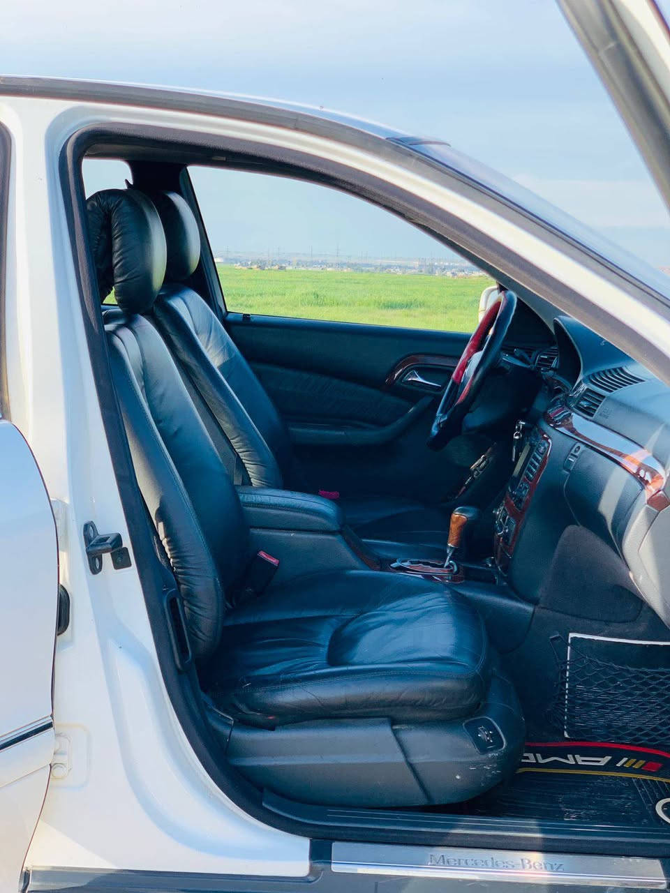 السلام عليكم مرسيدس غواص 2003 قرار 48 مع واجه السياره خير من الله مواصفات الغواصه معروف بيه منظومة غاز يعني تريد تحول بانزين تريد تمشي على الغاز اي ستفسار هذه رقمي ***********
