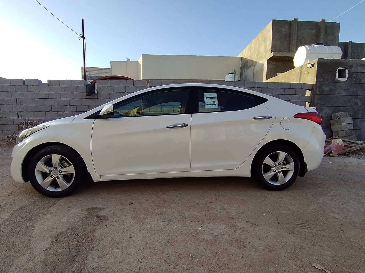 سلام عليكم سياره الانترا خليجي مديل 2012 سياره مكفوله كير ميكنه بدي فقط بارد خفيف بلجاملغ والباقي كفاله مكاني الجزيره باب الهوى رقم الهاتف *********** السعر 115
