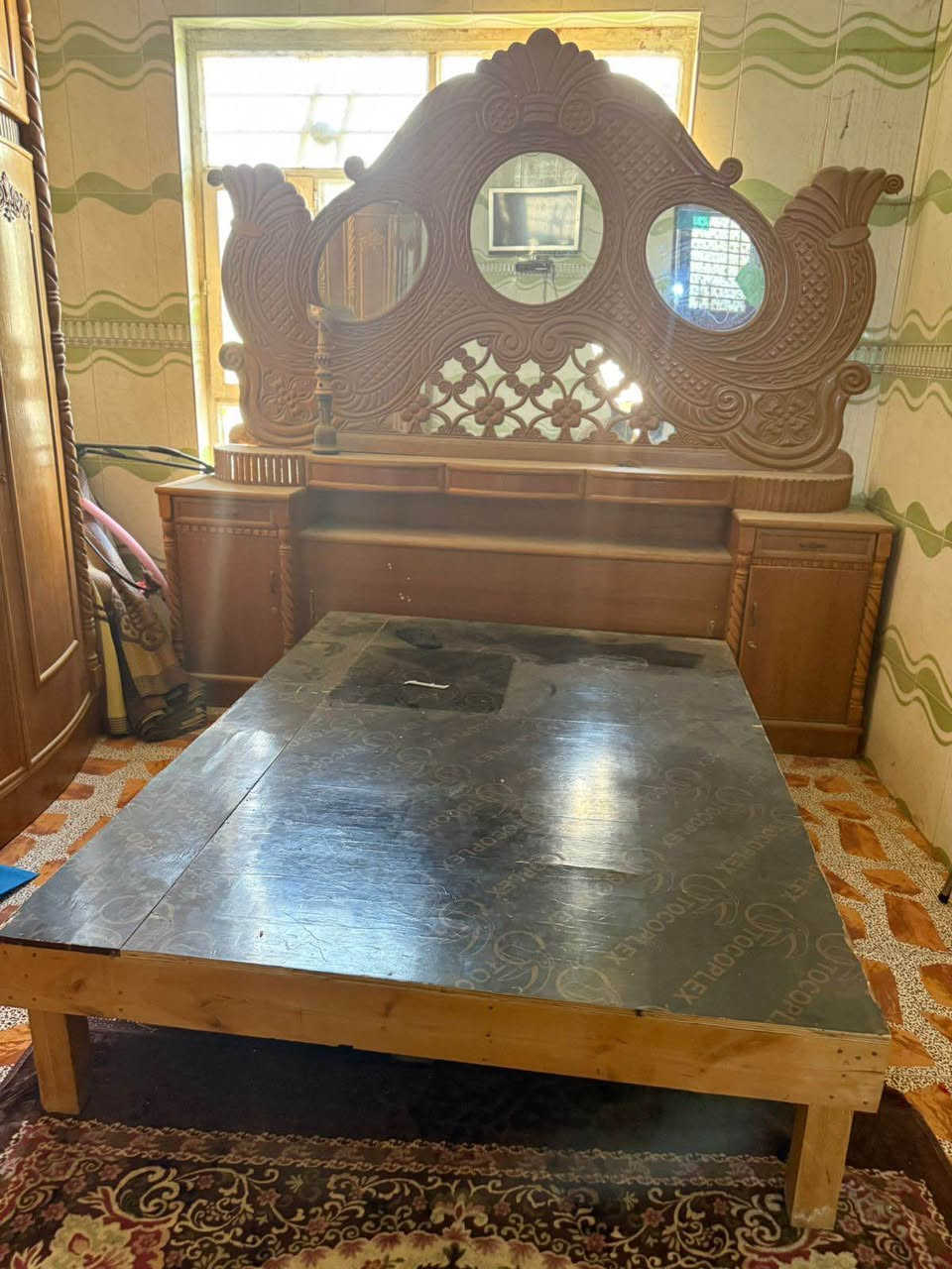 ‎للبيع غرفة اخشاب شغل درجه اولى  السعر 850 وبيها مجال للاستفسار *********** كربلاء‎ Singapore
