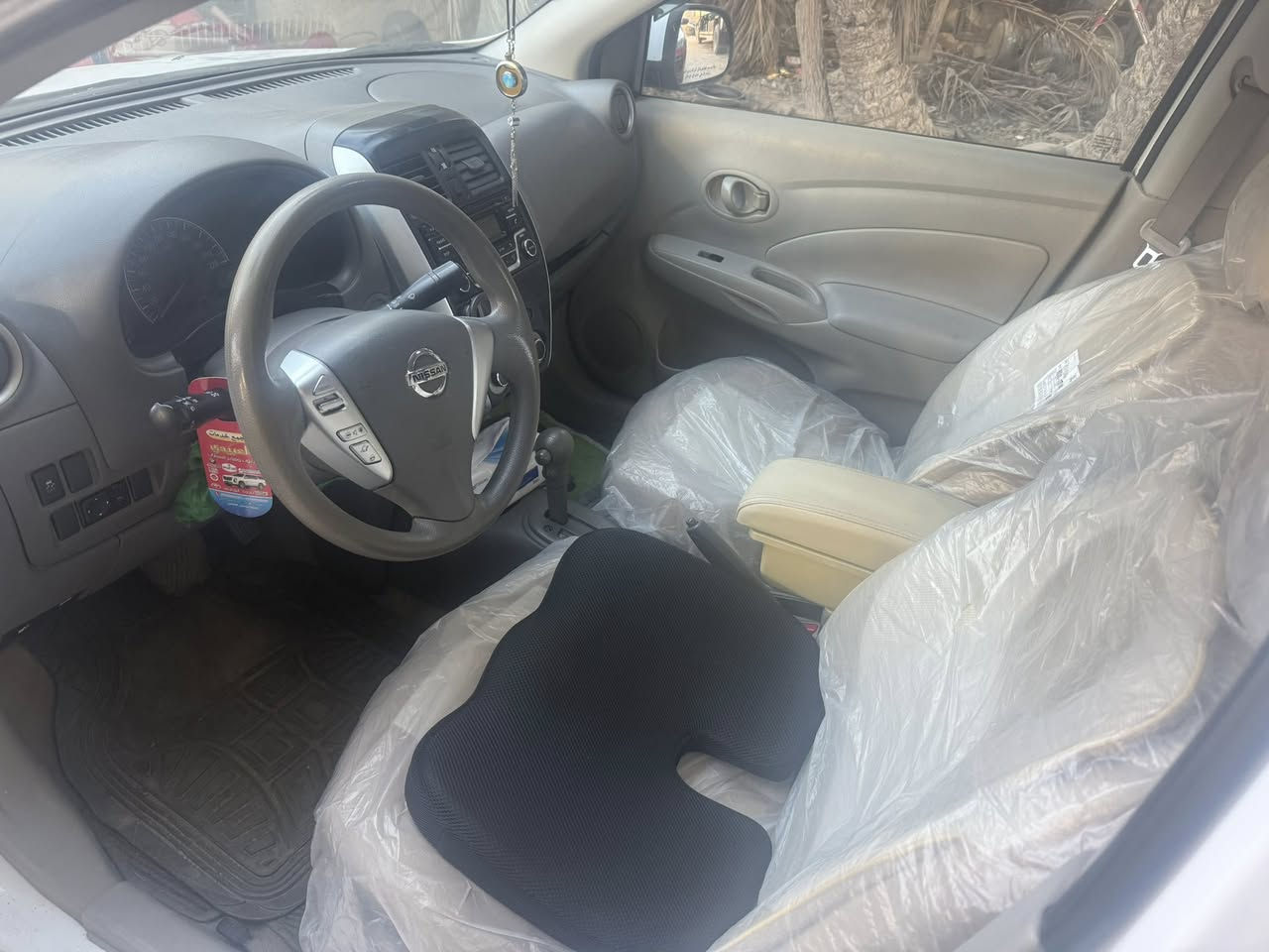 السلام عليكم نيسان سني هندي بليته زركه موديل 20رقم بغداد بااسمي تحويل ثاني يوم ثاني يوم مكفوله من الصبغ والتبديل ماعده چاملغ خلف السائق بي بارد سياره عليه ادامه كامله قبل سبوع سويته يم بلال نيسان صدر جديد تخم تاير جديد سياره ماناقصه اي شي ماشيه 72سعرها 110وبيه مجال حق الجيه ***********مكان السياره بغداد الغزاليه
