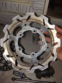 غراض للبيع رياضية وعندي مكاين وكورات وبوش رياضيات اصليات الي يريد يراس...