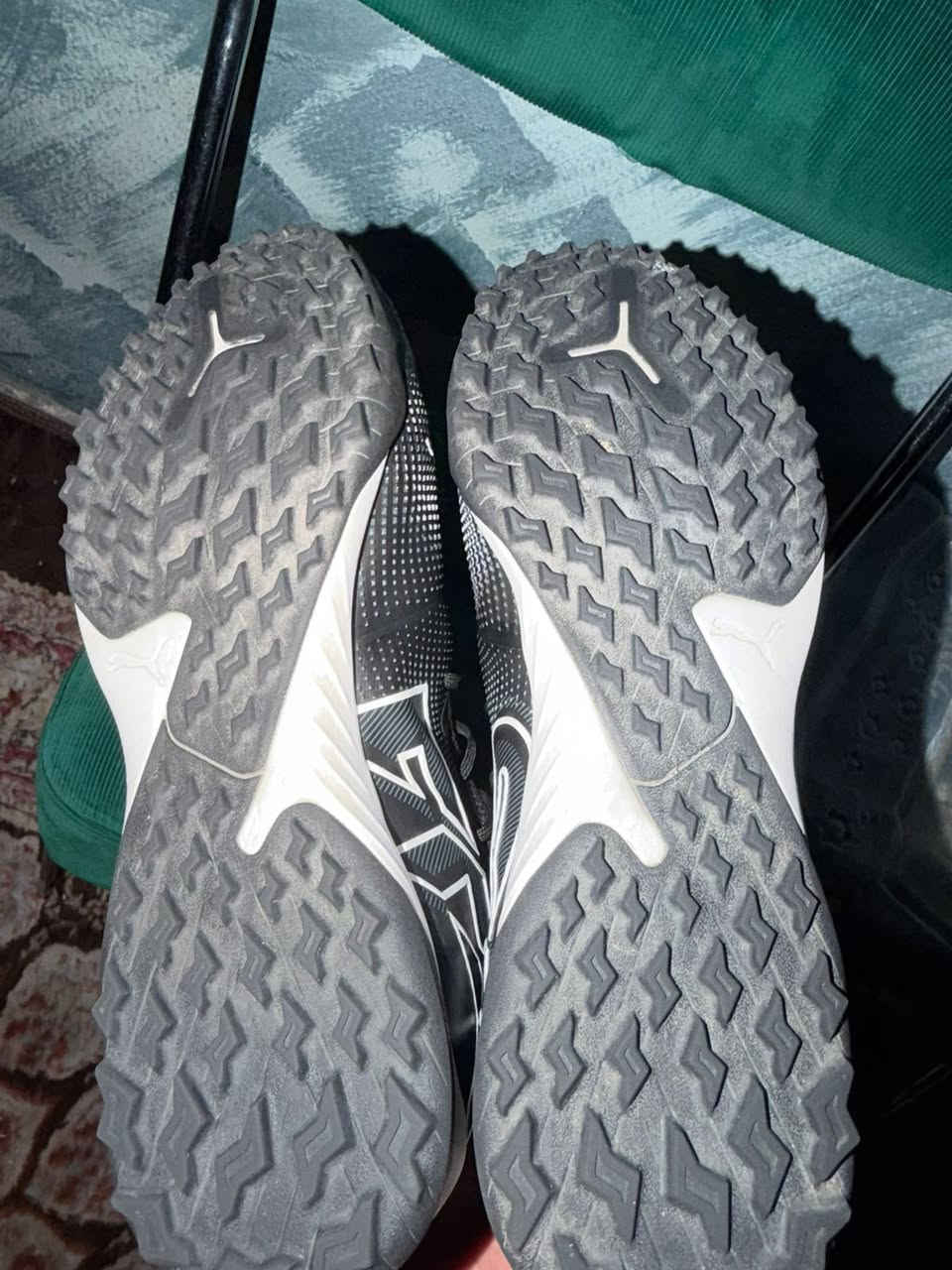 حذاء بومه اصلي درجه أولى من وكاله 175دولار مامستخدم هواي ملعوب بيه بس لعبتين نضيف
للبيع بسعر 100دولار 

مكاني بغداد حي العامل 

رقم***********
