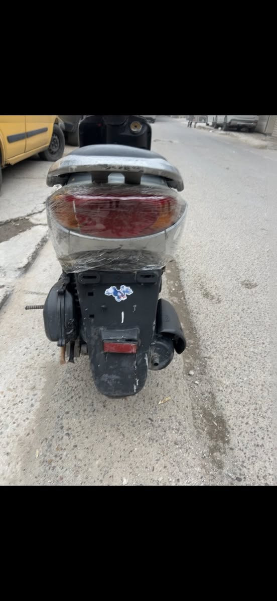 سلام عليكم دراجه بريز لايت ناصي
دراجة  مابيها اي نضوح او تبخير 
دراجة كاعدها بيها كم نقص بسيط 
مكينة ممفتوحة. كابريتر اصلي. 
السعر450 الف مكاني العطيفية او المنصور
***********
