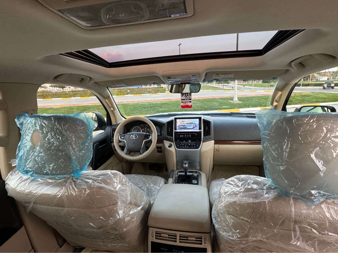 تويوتا لاندكروزر موديل ٢٠١٧ 
GXR V8  ٨ بستون مكينة ٤٦٠٠
٩٠ هةزار حقيقي رويشتية
رقم و سةنةوى و هةزةى هةمووي نويية بةناوى خومة گير و مكينةي نةكراوةتةوة به شه رت  بئ بؤياغه هيچى نيه ته نها دوو  چى تعديه
باقى هه موو شتيكى  به شه رت پيش و پشتى 
كراوه ته  ٢٠٢١ هه تا بليى سه ياره كى خاوينه
Eco  سلايد  دةبل گير ئوتوماتيك و عادي
دبل ماوس  تبريد مركزي  شاشة ايباد        تحكم سكان تحديد سرعة ٨ ايرباك
لايت مسح  كوشين جلد  كوشين كارةبايي
سةلاجة  ئاوينة كاميره  كاميرا ٣٦٠ دةرةجة
بصمة و شغال  حةساسي بيش و بشت
لايت زينون  لايت اوتو  شغال لة كونترول
پينج كاميرا   زور مواسةفاتي تر .....
سعر  🔥  455  🔥
 ***********  /  ☎️ أربيل, العراق
