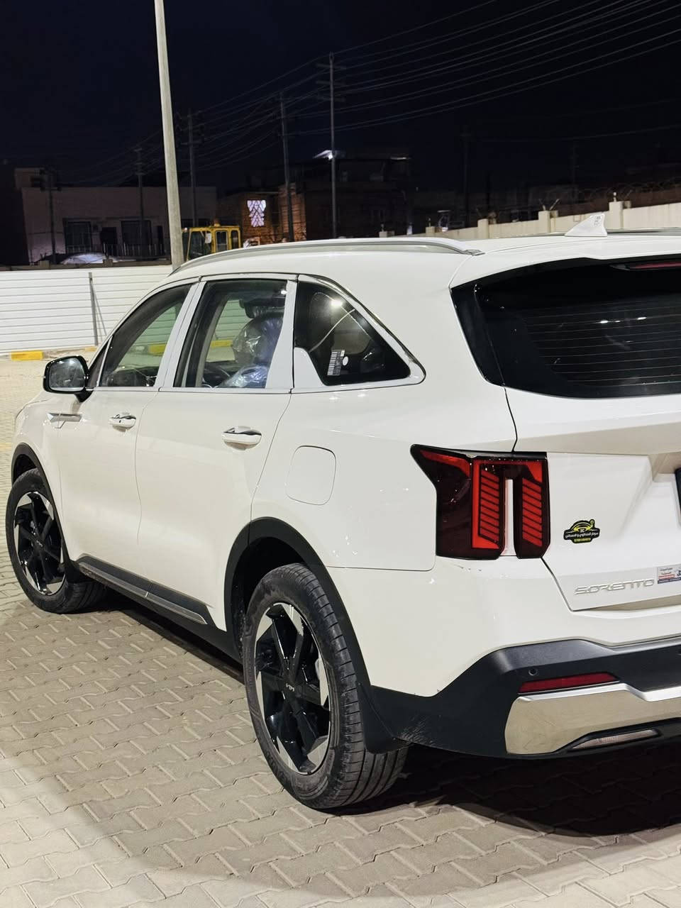 السلام عليكم  
سونتو 24 بانوراما 
كفاله عامه من كلشي كفاله حتى من الشخط الرصعه 
بعدها بوضع الشركه بمعنى الكلمه

مكان السياره النجف قريه الغدير 

السياره ماشيه 33 حقيقي 
رقم بغداد 
السعر 325 وبيها مجال بسيط
 
مراوس او بيع حسب القناعه 
 *********** واتساب
