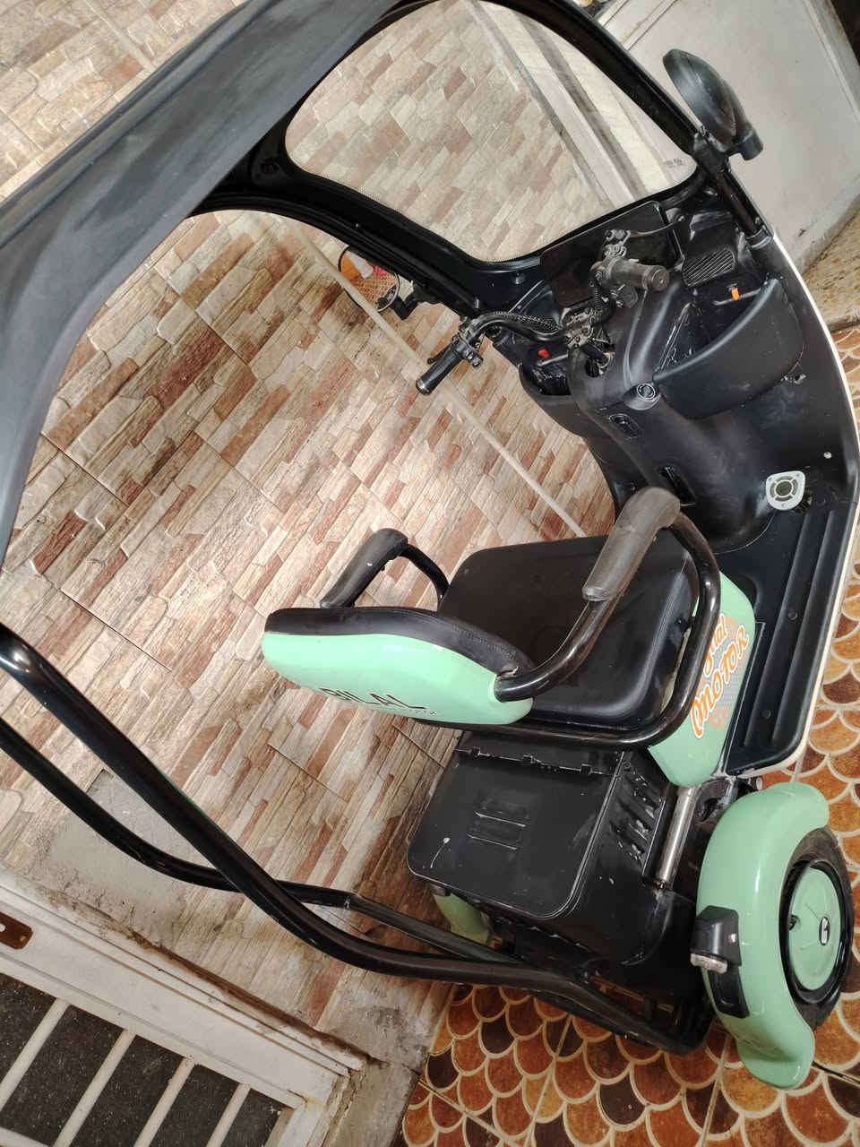 السلام عليكم عيوني عندي هذه الدراجه للبيع ممستخدمه ابد تشتغل على الشحن شاحنتها شغاله أيضا ومستعجل ع بيعتها اي سعر يعجبك أخذها 💜🌺


**إذا كنت صاحب هذا الإعلان وتريد حذفه لأي سبب، رجاءا أرسل رسالة إلى الدعم الفني**