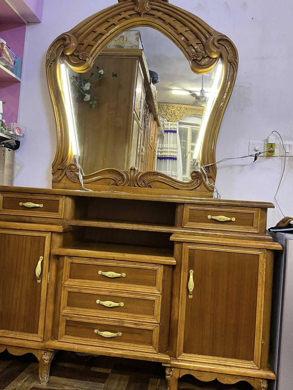 غرفة نوم عراقيه صاج كامله للبيع نظيفة جدا
مكاني بغداد 
الرقم ***********
