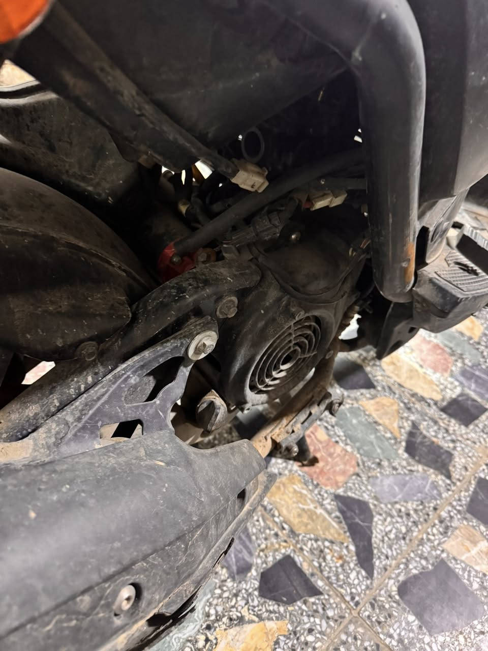 سكنس جبلي بوشه 53 بلادي الدراجه تشتغل وتطفه كالو بيهة جويتر اني ابيع كوم حديد متروكه صار هواي السعر 550 
بغداد حي اور ***********
