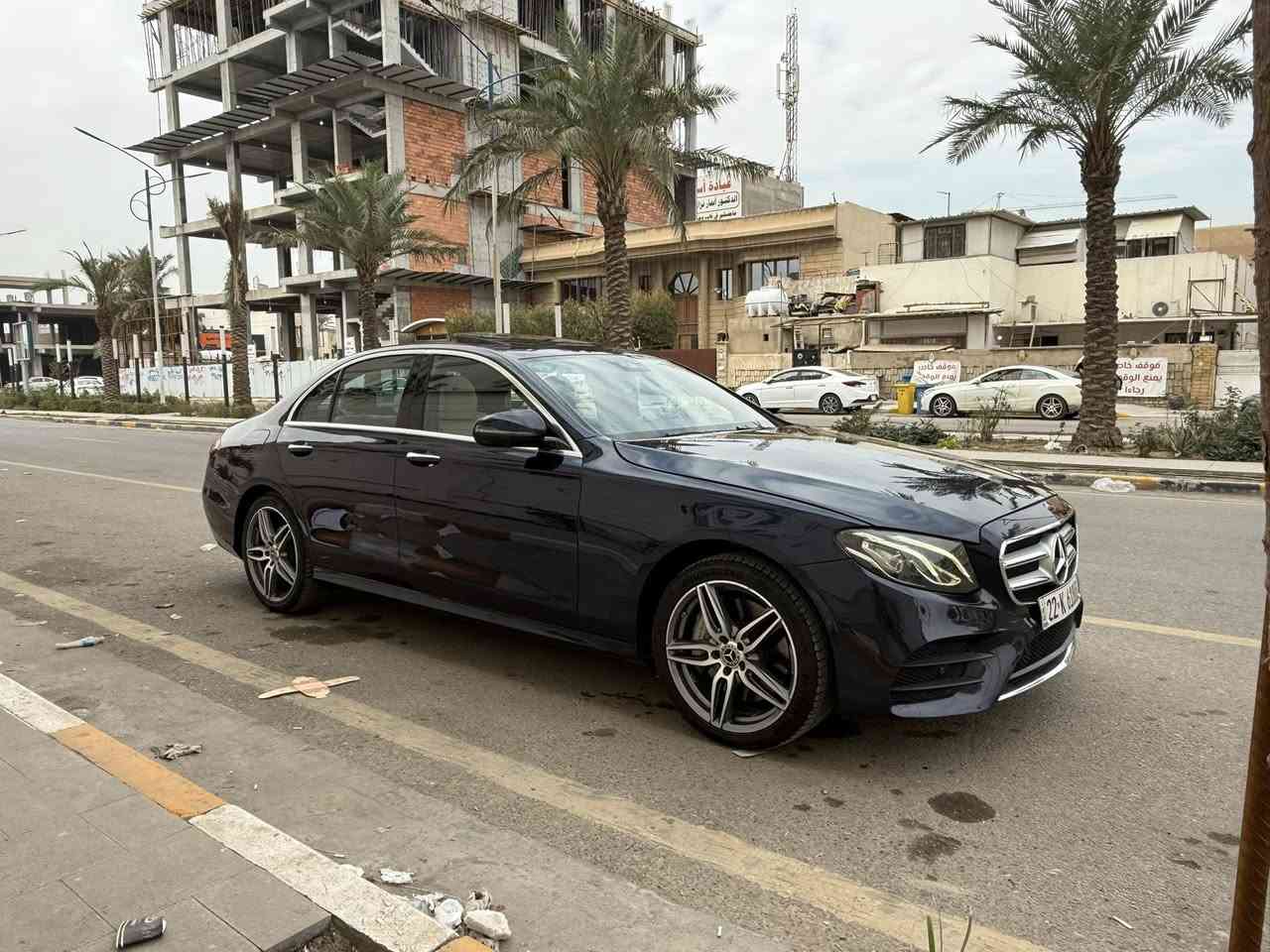 للبيع مارسدس E300 موديل 2019 تو ويل ماشية 82 الف كيلو حادثها موجود بالصور بدون نواقص صفر مسج السيارة  
فتحة سقف 
٤ كامرات ٣٦٠
حساسات امامي خلفي
داخل بيجي 
جنطة كهرباء
ستيرن كهرباء
كشنات كهرباء وخزن ميموري 
انارة محيطية 
شاشة متصل 
سيارة جديدة وبدون نواقص رقم اربيل باسمي 
مكان السيارة اليرموك 
***********
السعر 29000$ وبيها مجال
