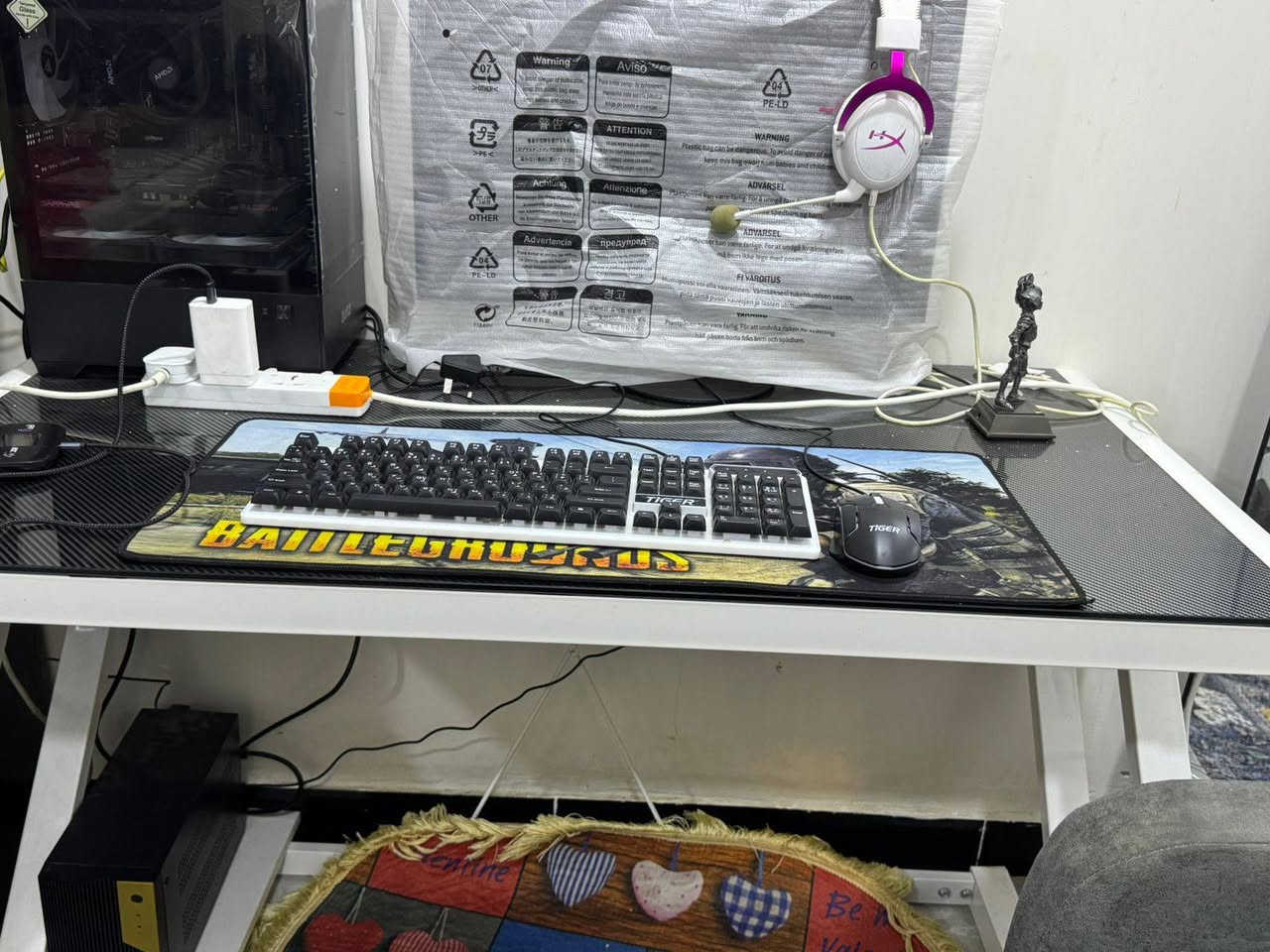 السلام عليكم شباب➡️
حاسبه كيمنك للبيع مستعمل لمده 3 اشهر بسبب البيع محتاج فلوس الحاسبه كلشي مابيها نظيفه فول جهزتها من شارع الصناعه كامله مكمله بس شغل واللعب 
الملحقات والمواصفات موضحه بالصوره المرفقه ويه الصور 
1ـ شاشه 2K  فريم 120
2 ـ كيس 
3 سماعه هايبركس كود 2
4 ميز كيمنك نشره الوان بي
5 كرسي اصلي كيمنك جلد مساج
6 ماوس وكيبورد 
رقمي للاتصال والاستفسار *********** بي واتساب متواجد 24 ساعه
يوجد توصيل🚗🚚
