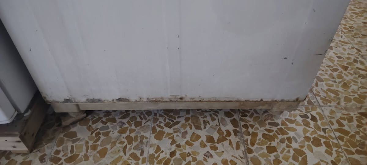 غساله هيتاشي باب اول9كيلو السعر 70وبيها مجال بصيط مكاني حي الانتصار ***********
