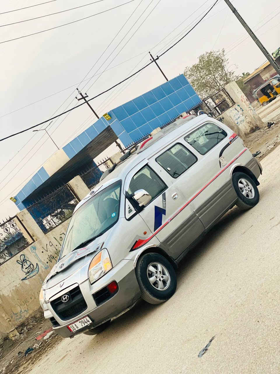 السلام عليكم
ستاركس موديل 2006  
رقم بابل انكليزي تحويل مباشرر سنويه لغايه 2030مصفره هيئه ومرور
مكينه مفتوح سوبر مكفوله من التنقيص والتبخيركير واكسل كفاله حداديه جيده 
4 دسك سياحي
السياره جاهزه بدون نواقص 
صبغ حزام للجماليه بدون اي حادث 
السعر75 وبيها مجال
***********
***********
