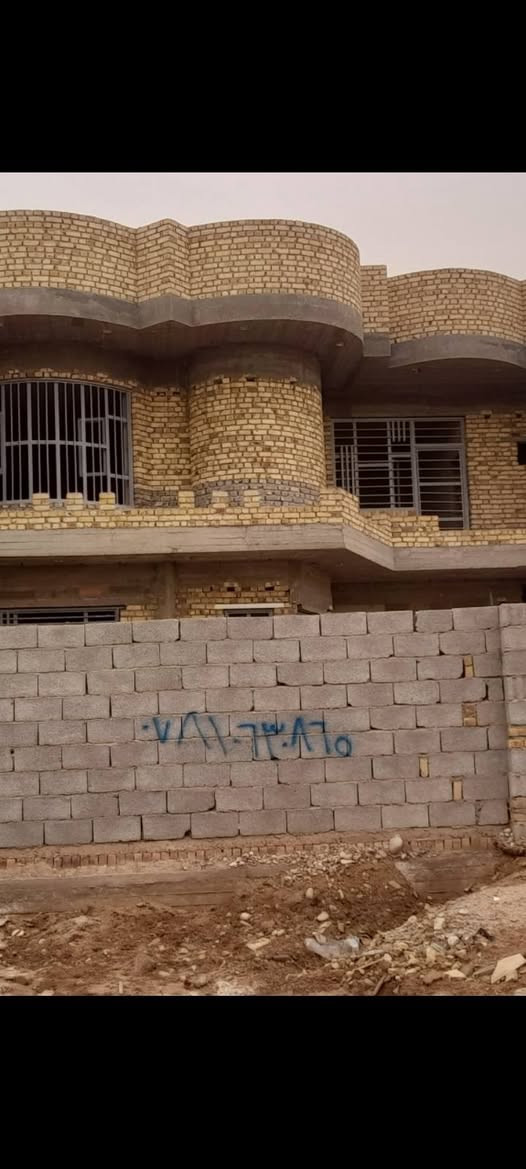 عقار للبيع طابقين شارع 30 مساح 348 م بناء حديث ديله ***********
