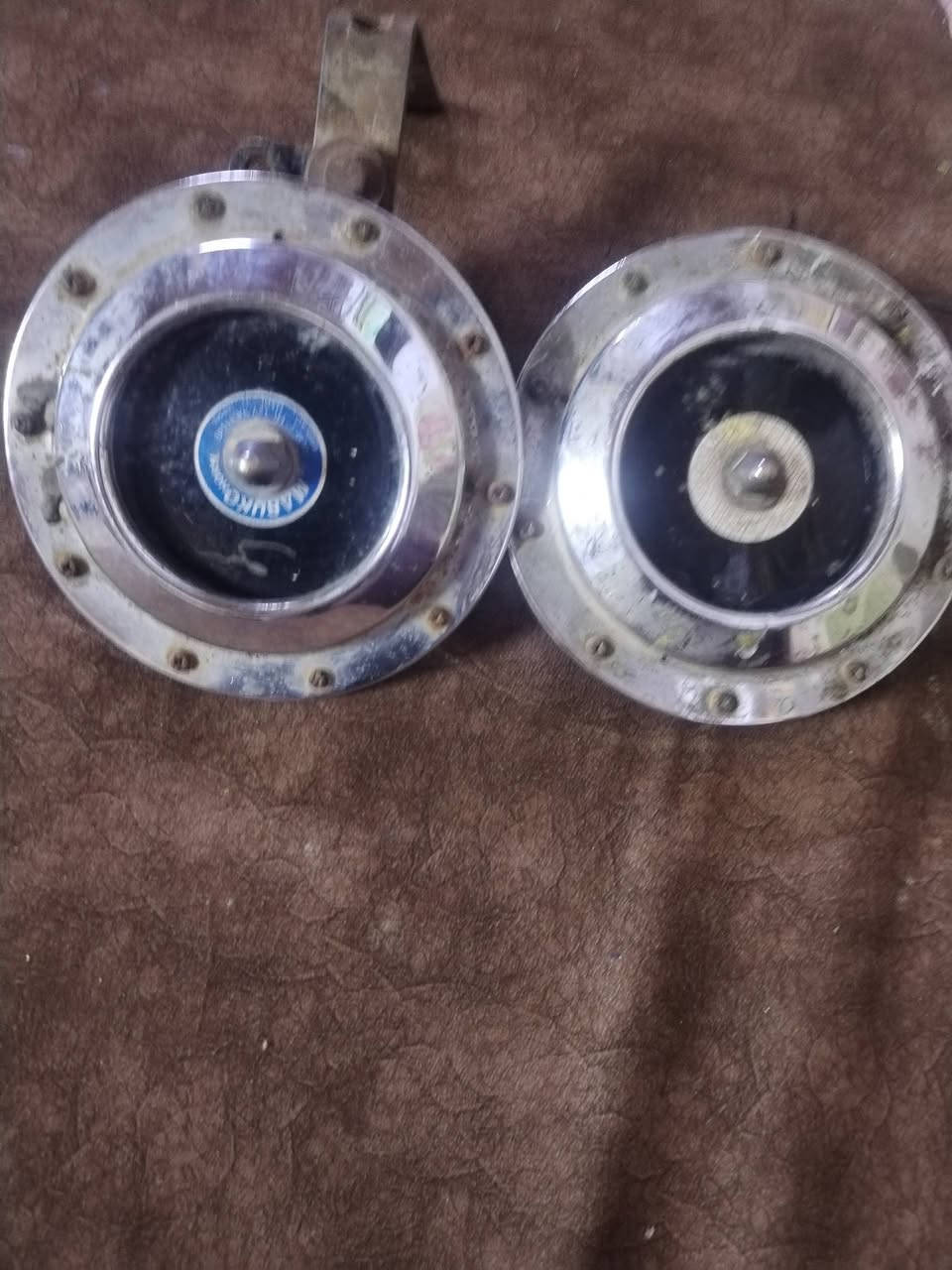 السلام عليكم  /مكلف بل نشر /يوجد هورن بوش /8/براقي للبيع اصلي  السعر /150/ الف /انه مشتريهن 300/ العنوان القرنه الشرش تصال /***********
