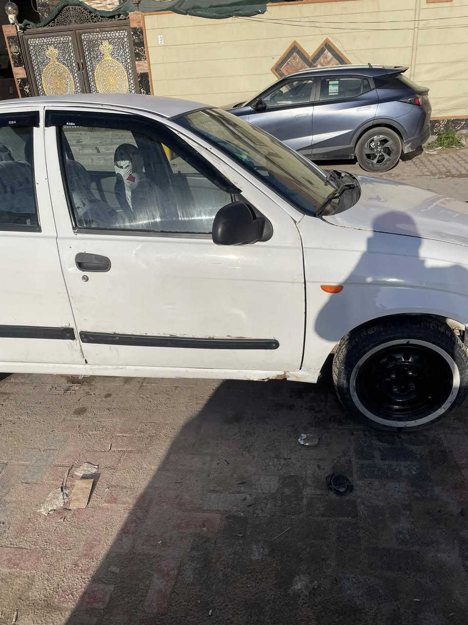 مرحبا 
طيبة. موديل ١٤ 
جاهزة من كير ومحرك وحدادية 
متجاية. على جهة السايق تجية خفيفة 
تعمير درجة اولا 
بيها مكانات صبغ ابيع عام. 
 مكاني كربلاء الحر  راعيها بكربلاء 
رقم واسط الماني مشروع وطني. 
تبريد عطلان 
ما بيها نقص برغي غير التبريد 
*********** 
السعر  ٢٨  وبيها مجال  قليل. 
هاي كل تفاصيلها وبل عافية على الي ياخذها
