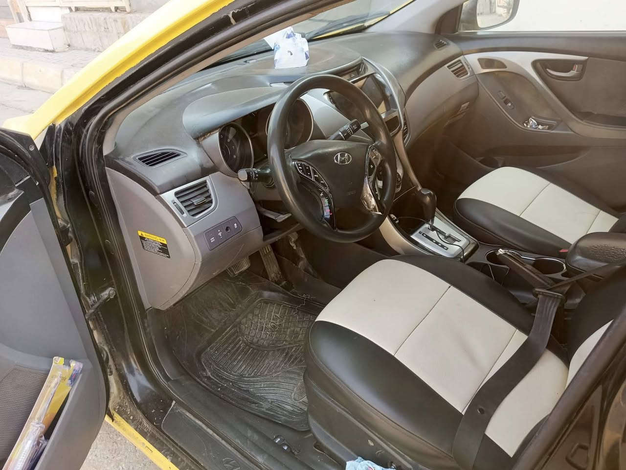 سلام عليكم الانتره ٢٠١٢لبيع وارد أمريكي ضرر جاملغ امامي جهة صدر بدون دواخل سياره حلوه يرادله فقط دعاميه اماميه كلشي بيها جديد حداديه كامله تخم تاير جديد دوشمه جديده شاشه تاخذها بوجهك لشارع اتصال فقط 
***********
مكاني ديالى بعقوبه
