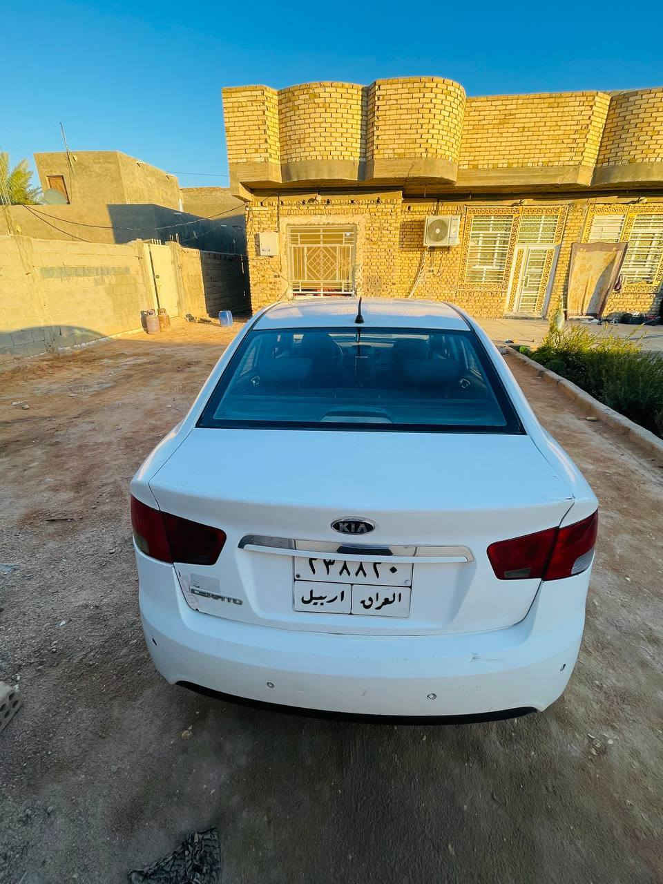 سلام عليكم
سيراتو 2012

السياره خير من الله 

تخم تاير جديد 

التبريد 🥶

اكو مكانات بيها صبغ 

داخل لو اسود ⬛

نصبتها حلوه  

السياره مال جناي 

إستفسار أكثر  ***********
