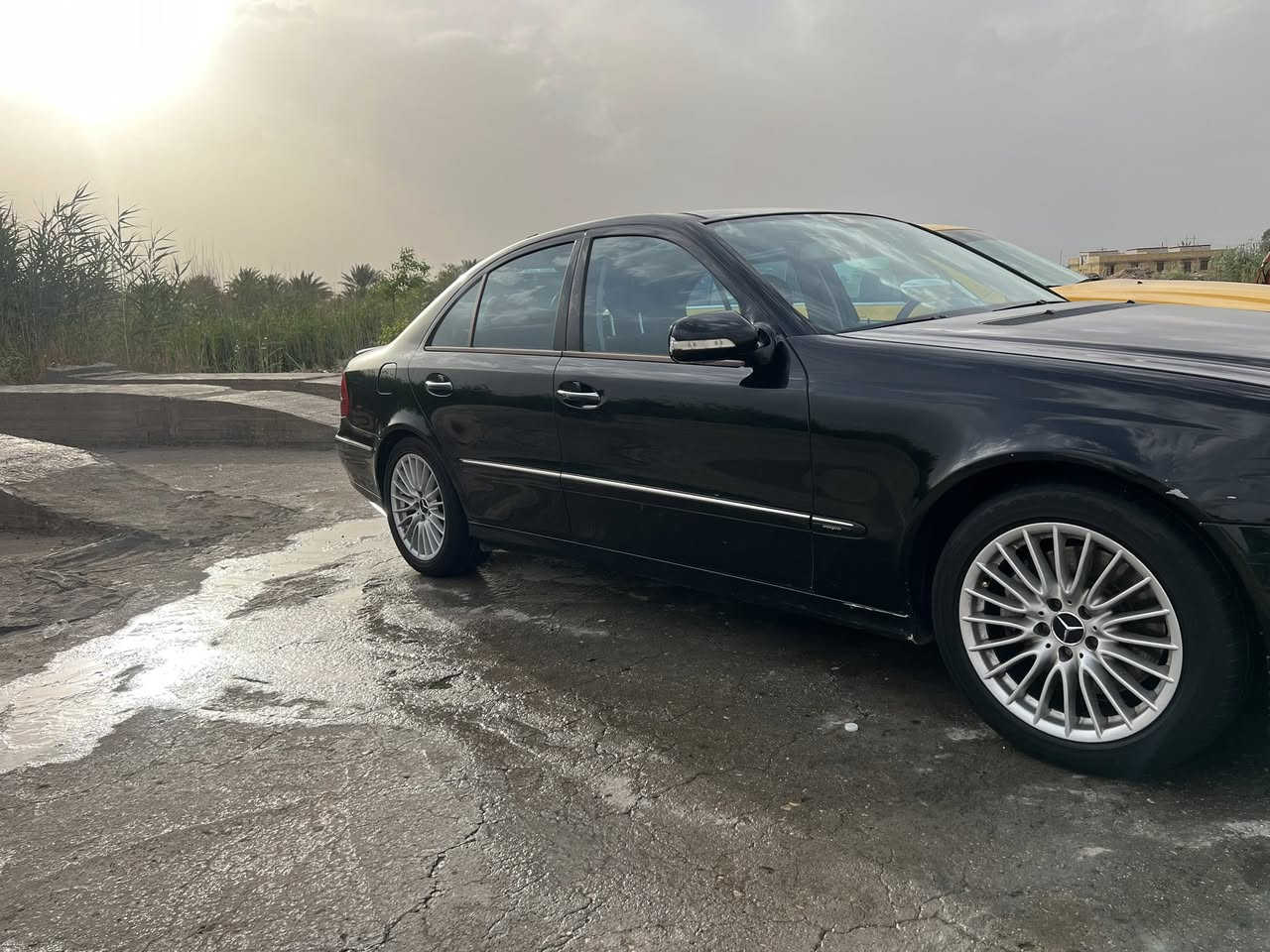 سلام عليكم مارسيدس E350موديل 8رقم سلمانيه مكينه كير حداديه كلشي جديد مكفوله من صبغ وضربه بيه شبر بل جاملغ المامي شخط عله وضعيته مراوس حسب النقاعه السعر 160وبي مجال رقم هاتف***********

