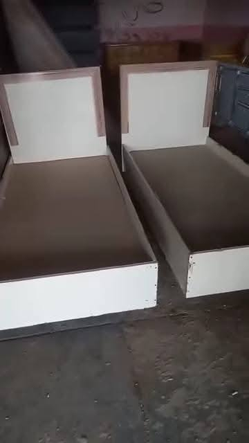 جرابي خشب 
________
العنوان الطليعه شارع العام قرب سيطره الامام عون موبايل { *********** }
وتساب
