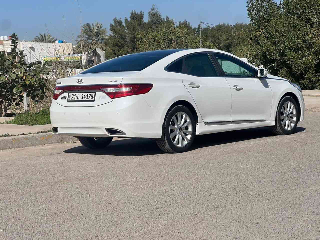 ازيرا ٢٠١٤ خليجي فول مواصفات
مكينه ٦ سلندر ماشيه ١٣٠ كم مكفوله 
جاهزة من كلشي،بدون اي نواقص 
السعر ١٣٥ مكان السيارة بغداد السيديه 
للإستفسار ***********
