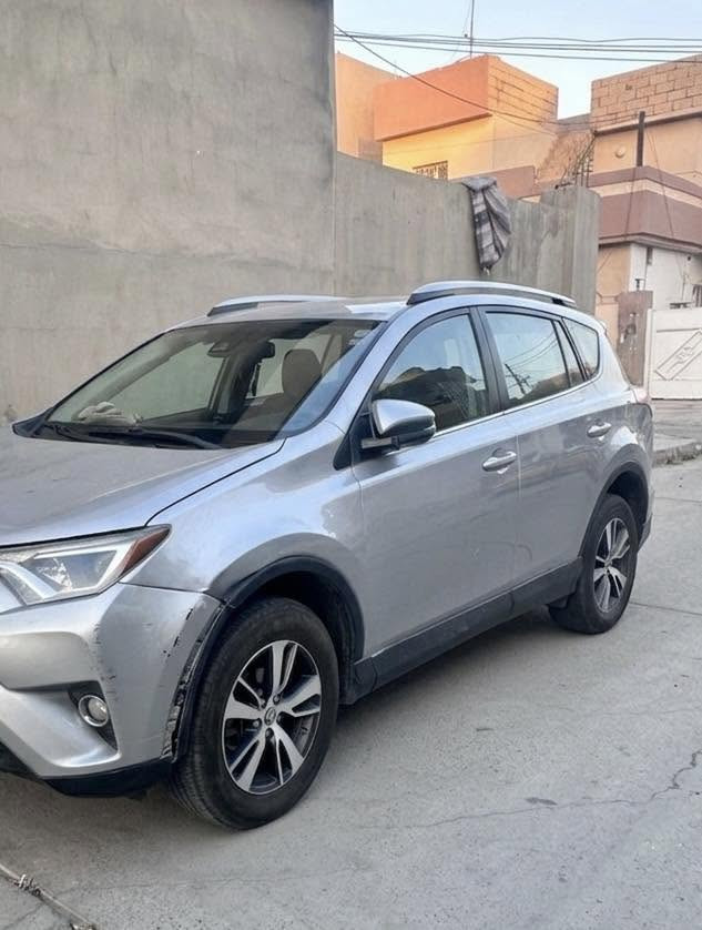 للبيع Toyota RAV4 موديل 2017
* محرك 2.5
* جير أوتوماتيك
* اللون: (سلفر)

الضرر موجود فحص سونار راسل الرقم 

* المواصفات: شاشة، كاميرا خلفية، سنسرات، مثبت سرعة، فتحة سقف (إذا موجودة)
* السيارة بحالة جيدة وجاهزة للاستخدام
* خالية من المشاكل الميكانيكية

السعر: (155)

للاستفسار والتواصل:*********** واتساب
