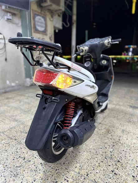 سلام عليكم فحل نوزل طلاعات كفاله عامه من كلشي ماشيه 34 الف بيها ويل نجمه وتايرات جلاتين بالجيس معروضه بواحد وربع 1250 ااف مكاني البياع للاتصال ***********
