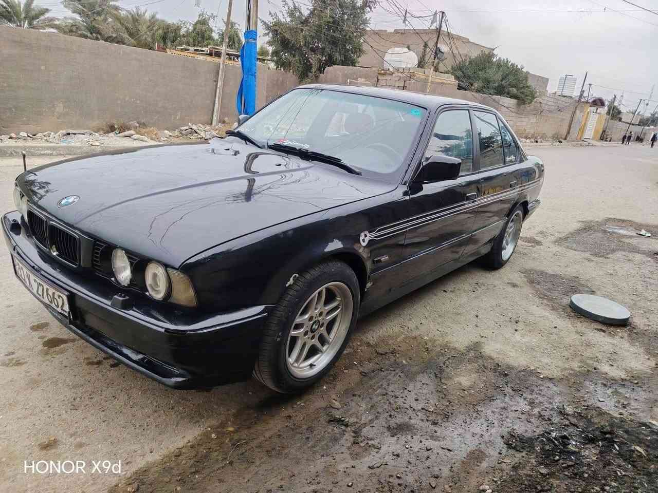 ياالله سلام عليكم شباب للبيع سياره بي ام لون اسود  535 ويل ام  رقم بغداد خصوصي تخم  تاير جديد كير ومكينه خير من الله  لسياره  واسعار 60وبي مجال ***********
