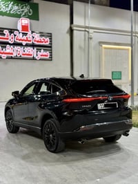 تويوتا فينزا 2022 – هايبرد لمتد | فخامة يابانية بتقنيات عالية تويوتا ف...