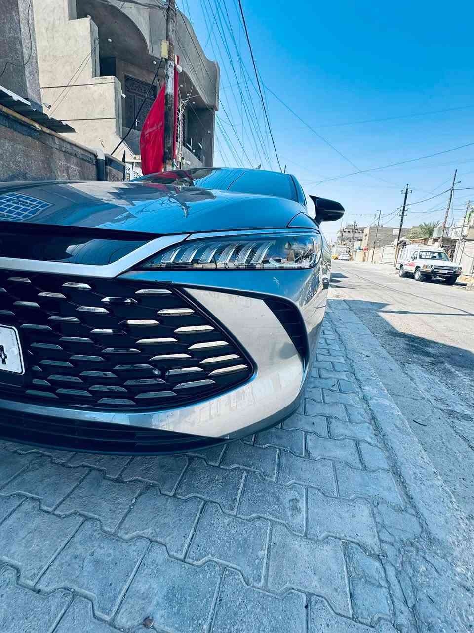 السلام عليكم 
بيوايدي كن بلاس موديل2025 رقم بغداد  تحويل مباشر لون رصاصي السياره ع وضع الشركه اني ماخذهه من الشركه ماشيه 12الف فقط كفاله صبغ او تبديل عده كم رصعه وشخوط بل دعاميه 
للبيع السعر 18او200 الف هواي مصروف عليهه ومرتبهه ما ناقصهه شي العنوان بغداد الشراي يتصل وكلشي اكو بل سوك /رقم الموبايل ***********
