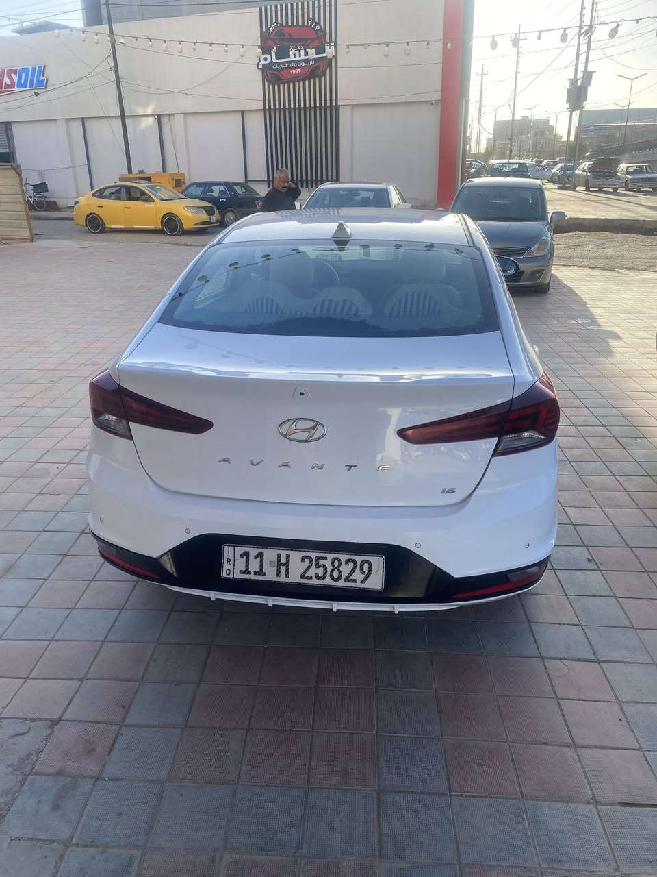 السلام عليكم افانتي موديل 2020 خليجي مكفوله كفاله عامه
مواصفات 
كشنات جلد 
كشن تدفئه 
السياره تقريبن مواصفات فول عدا الفتحه 
مكان السياره فلوجه 
السعر 155 وبيها مجال حك الجيه 
الاستفسار 
***********
