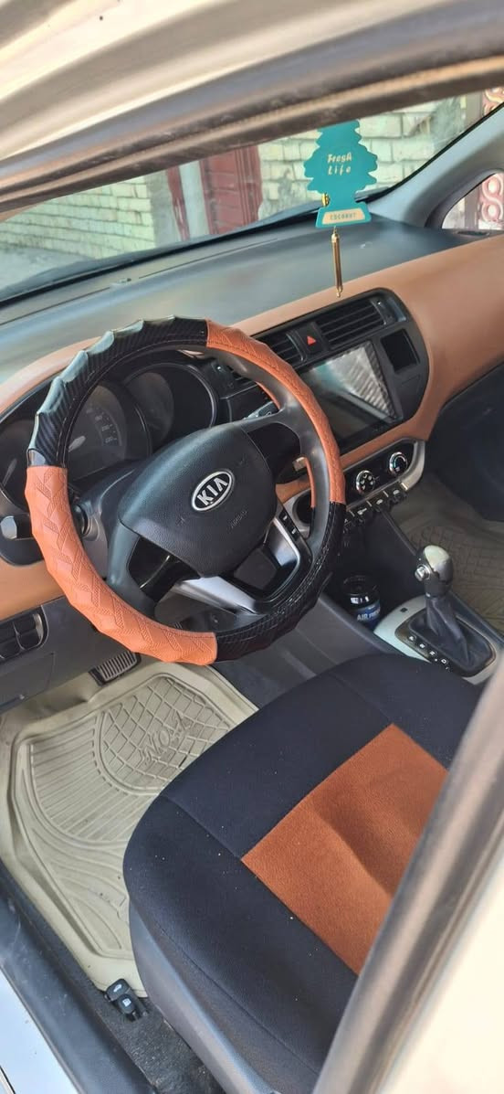 سلام عليكم كيه ريو موديل 12 خليجي سياره جاهزه من كلشي بدون لا ضربه ولا صبغ باتري جديد دوشمه جديده شاشه وكامره مكينه 1600 دوش مكينه وكير خير من لله السعر 85 الاستفسار ***********
