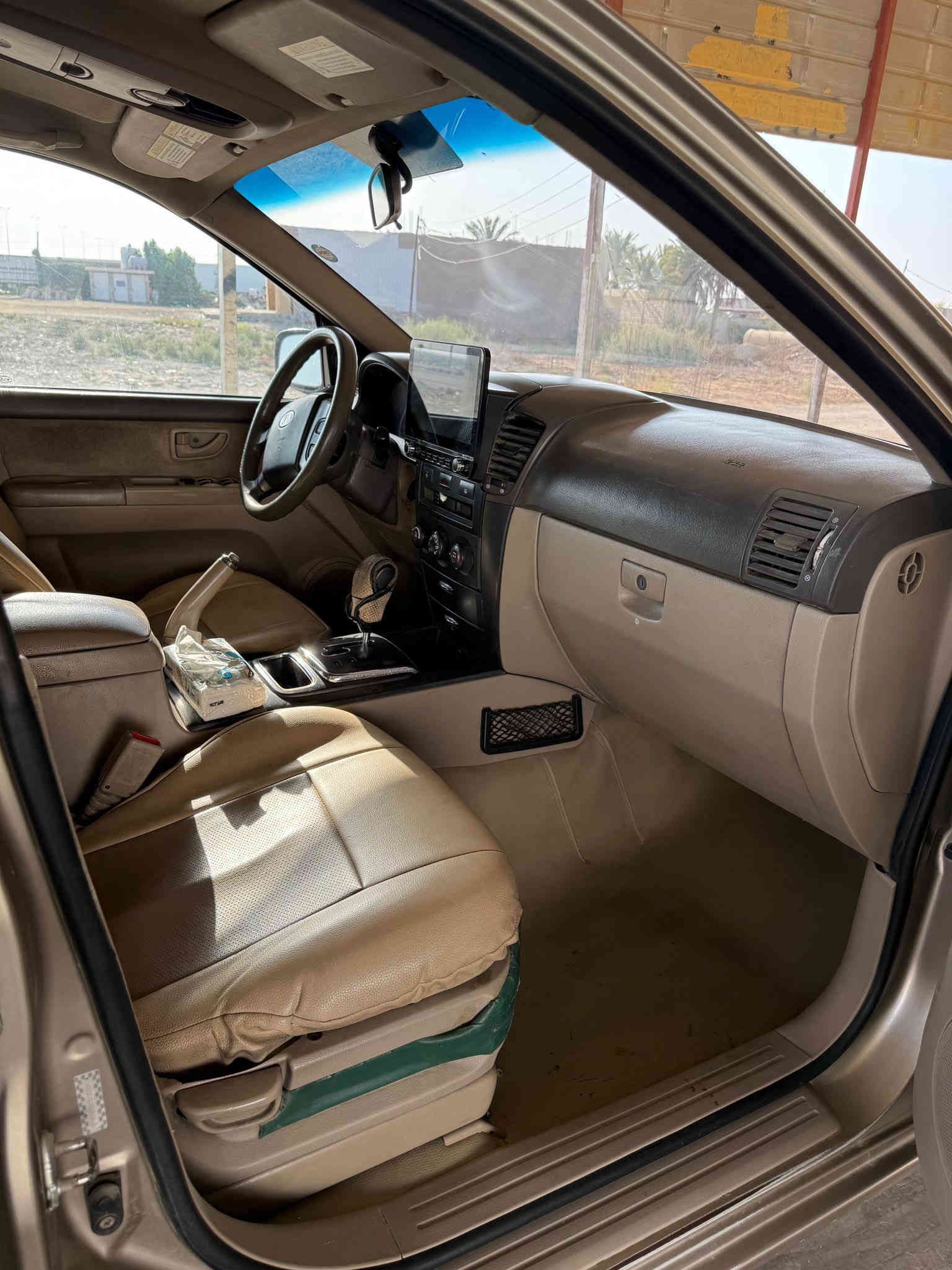 السلام عليكم 
سورنتو ٢٠٠٨ 
وارد امريكي
محرك ٣٨٠٠ 
كير بحاله جيده 
داخل جلد 
رقم سليمانيه 
بيهه جراد بالبنيد و الجاملغات الاماميه 
العنوان واسط قضاء العزيزيه 
***********
السعر ٨٠  و بيهه مجال
