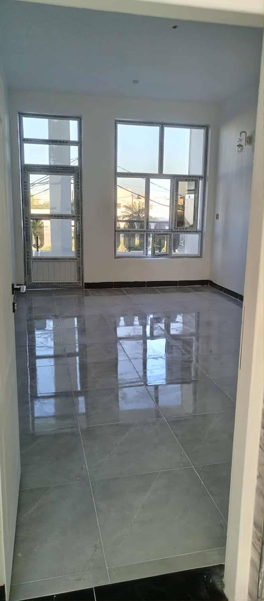 السلام عليكم
بيت للبيع مساحه ١٥٠م يتكون من استقبال

 ومطبخ حار بارد.صالتين.٣حمام.و٤غرف نوم.وكراج سياره

الشهداء خلف بيت ابو النسوره خلف جامع مكي الكبيسي

مقابيل حديقه..

السعر ١٦٥ 

للاستفسار***********
