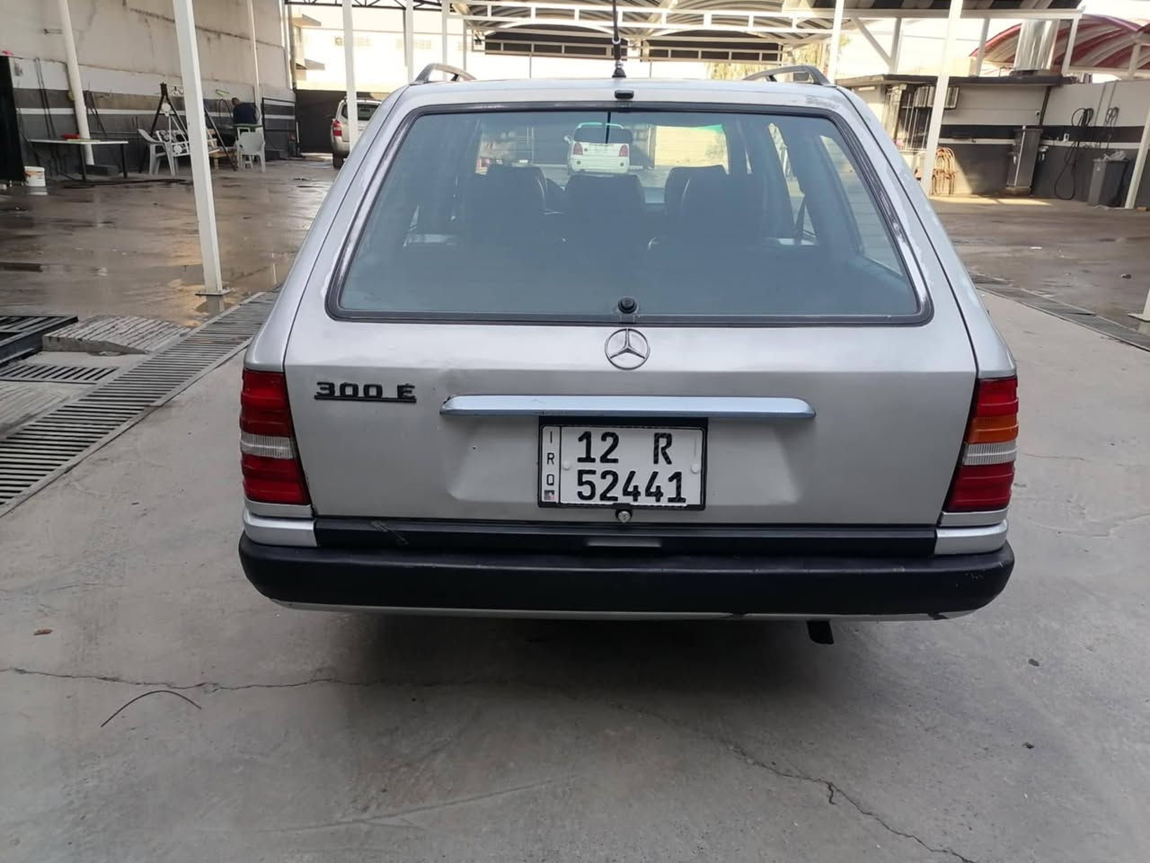 السلام عليكم مرسيدس للبيع موديل 1991 عنوان موصل سعر (54)  وبيها مجال
تبريد شغال
مصبوغه عام جماليه صبغ اوربي
محركها بلادي
الاتصال على الرقم ***********
 الرقم بي واتس اب
علماً السياره من 2018 جانيها
