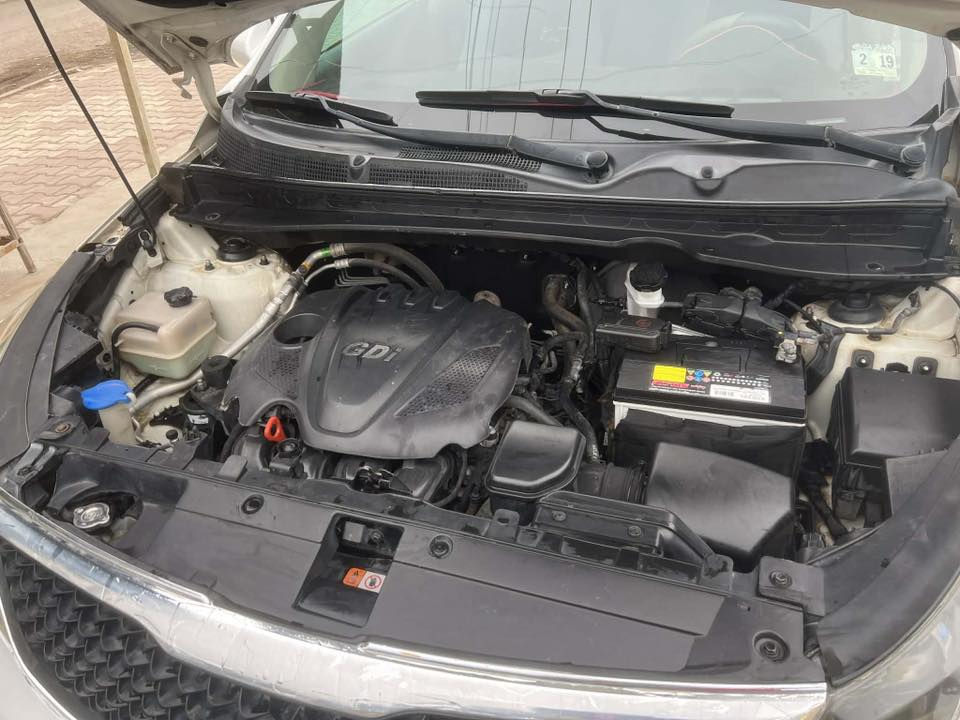 السلام عليكم ورحمة الله وبركاته
سبورتج امريكي ( جي دي اي )
مكينة 2400. 
المكينة جديدة بدلتها قبل شهر ونص كسر مارتون يعني زيرو 
ماشية 84 
رقم ديالى 
بيها قطعتين بنيد  و جامرلوغ بدون دواخل
سيارة متكاملة
اشاير بالمري 
فور ويل
مانع انزلاق 
رقم ديالى انكليزي 
شاشة 
السعر 134
ديالى / خان بتي سعد 

***********
