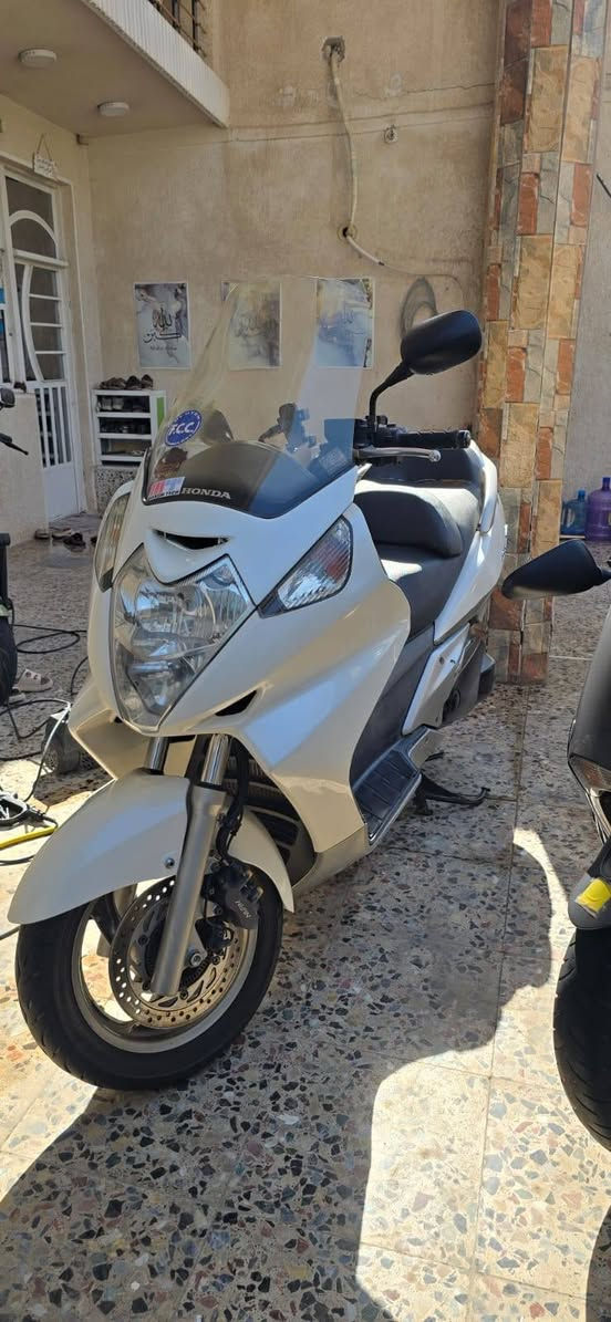 السلام عليكم دراجه سلفر ونج600 cc دراجه خير من الله مانقصها اي شي مكينه هاون ماشيه 30 الف مكاني بغداد الشعب السعر 21/  ***********
