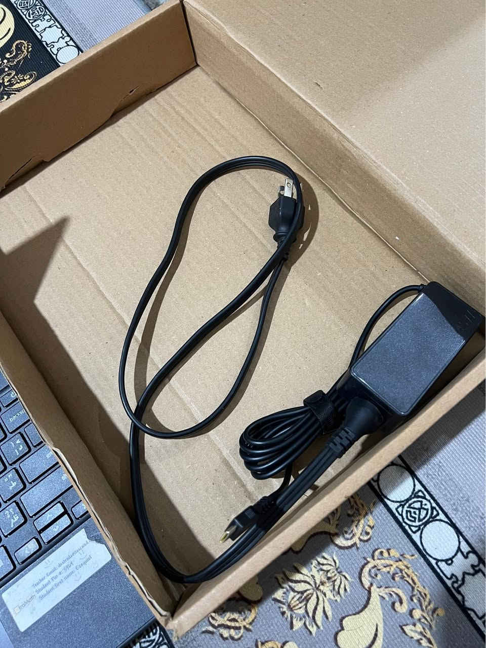 السلام عليكم لابتوب لينوفه نظام كروم بوك 
للبيع سعر ٩٥ السماوا, المثنى


**إذا كنت صاحب هذا الإعلان وتريد حذفه لأي سبب، رجاءا أرسل رسالة إلى الدعم الفني**