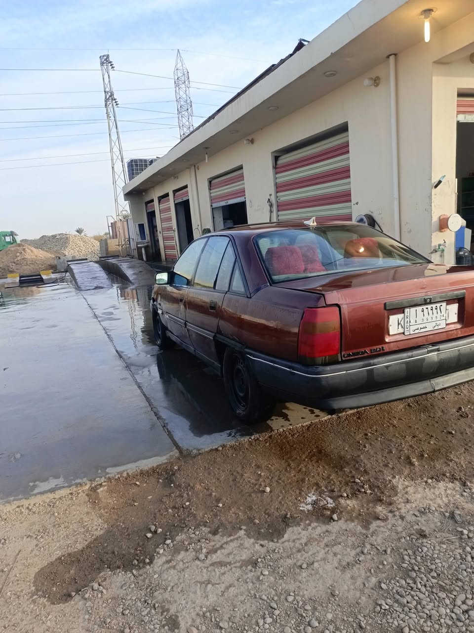 أوميكا 1988 بلادي
بدون ظربه وبدون خياس بيهه جراد كير ومحرك ياباني ونجي 
كهربائيات باتري تخم تاير جديد 
صدر أمام جديد غرفه جديده..سنويه ماصاقطه 
عليه غرامه ٣٠٠الف تنزل من سعر السياره... السياره بسمي 
صارلهه عندي ٦سنوات 
السعر ٣٥ وبيهه مجال شي بصيط 
المكان ديالى بعقوبة 
***********
