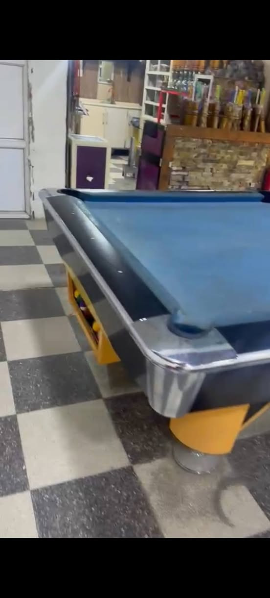 بليارد عدد اثنين  جديد كارتون مستخدم ٣ شهور شرط جديد اتصال ***********    علما طوب بلجكيات اصلي وياه سيتين
