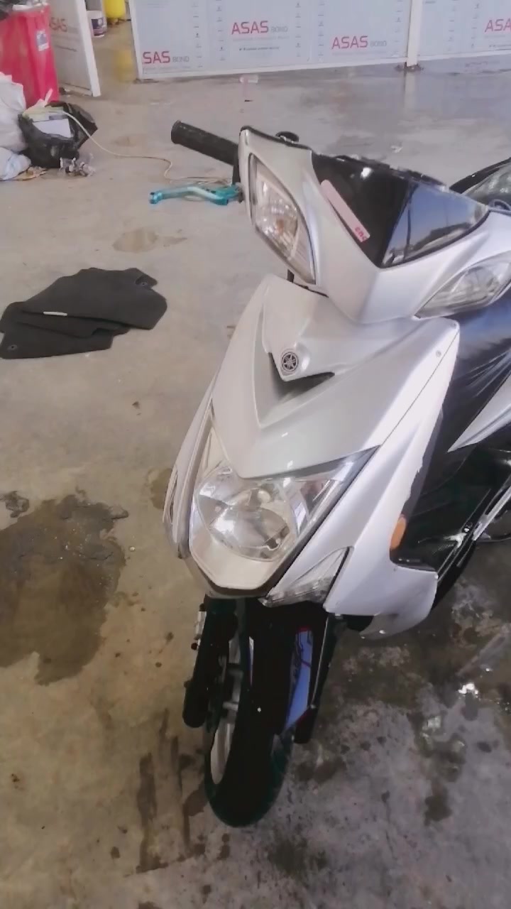 سلام عليكم دراجه للبيع سكنس لد معلكه ولفات ابيعه ع حطته نقوصاته قبق هندر او ترايش السعر ٦٠٠ وبيه مجال *********** متواجد واتساب
