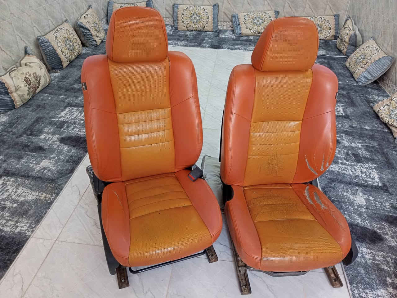 السلام عليكم غرفه حظن للبيع سعر 300 وبيه مجال  ***********/***********
