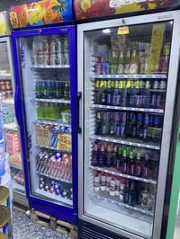 يوجد عارضات للبيع عدد 5 ويوجد عارضات بطح عدد 6تبريد جدا ممتاز ونضيفات ...