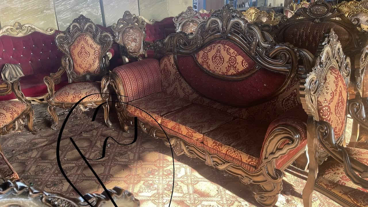 تخومه ملكيه للبيع 
١- ملكي خشب زان ذهبي عشر مقاعد ويا طبلات مرمر وسطيه كبيره وثنين صغار السعر ٨٥٠ الف دينار
٢- تخم ملكي خشب زان  جوزي ٩ مقاعد قنفتين واربع كراسي ويا طبلات كزاز ثلاثه السعر مليون و٢٠٠ الف دينار 
٣- تخم ملكي خشب زان عشر مقاعد بدون طبلات ب٧٥٠ الف دينار 
للاستفسار وتساب ***********
او اتصال ***********
