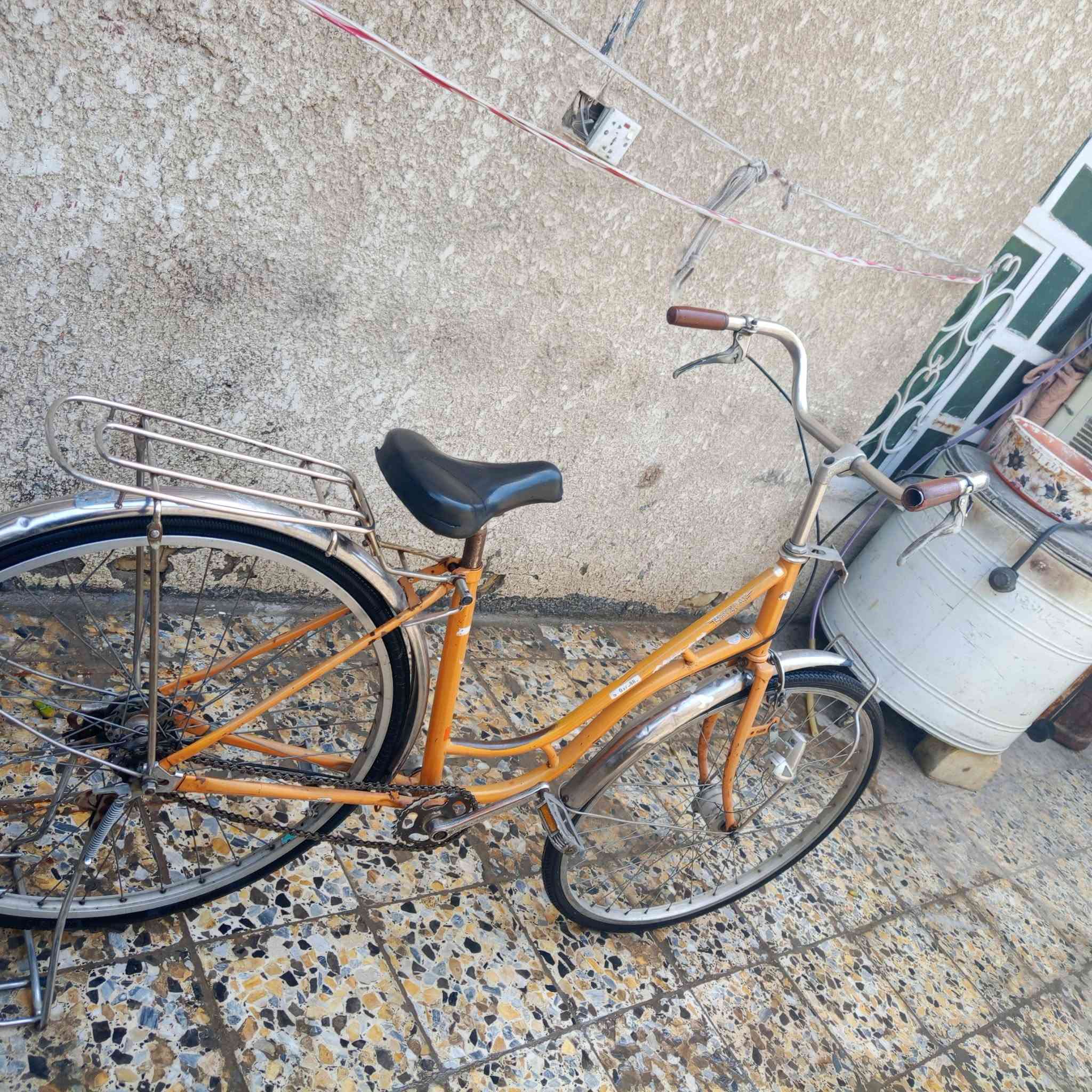 سلام عليكم اللبيع بايسكل سلامي المكان بغداد حي الفرات السعر 60 بي مجال
***********
